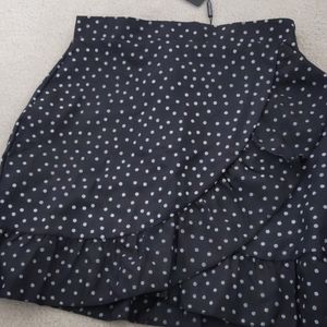 Pretty little thing wrap skirt